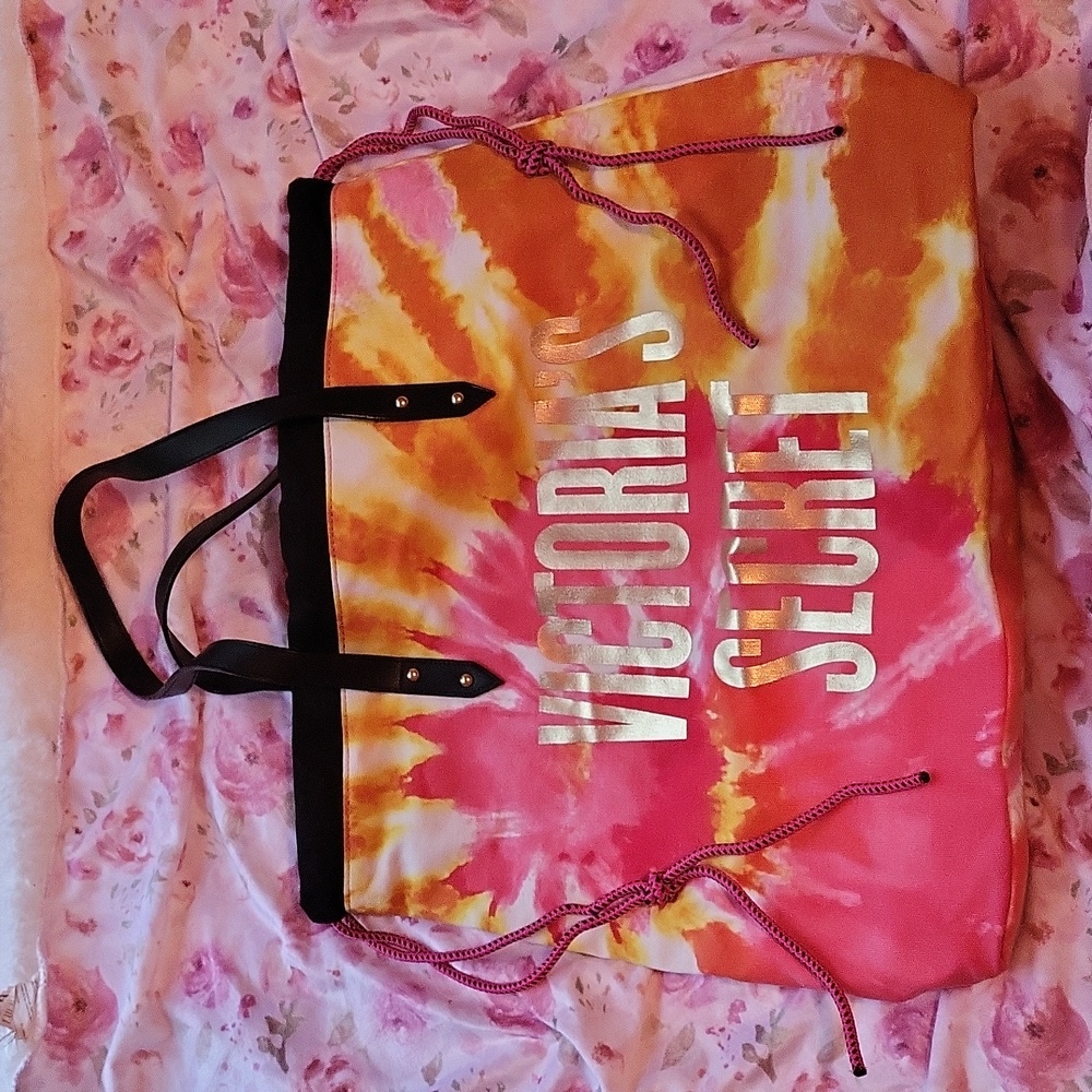 NWOT VICTORIAS SECRET TIE DYE TOTE BAG